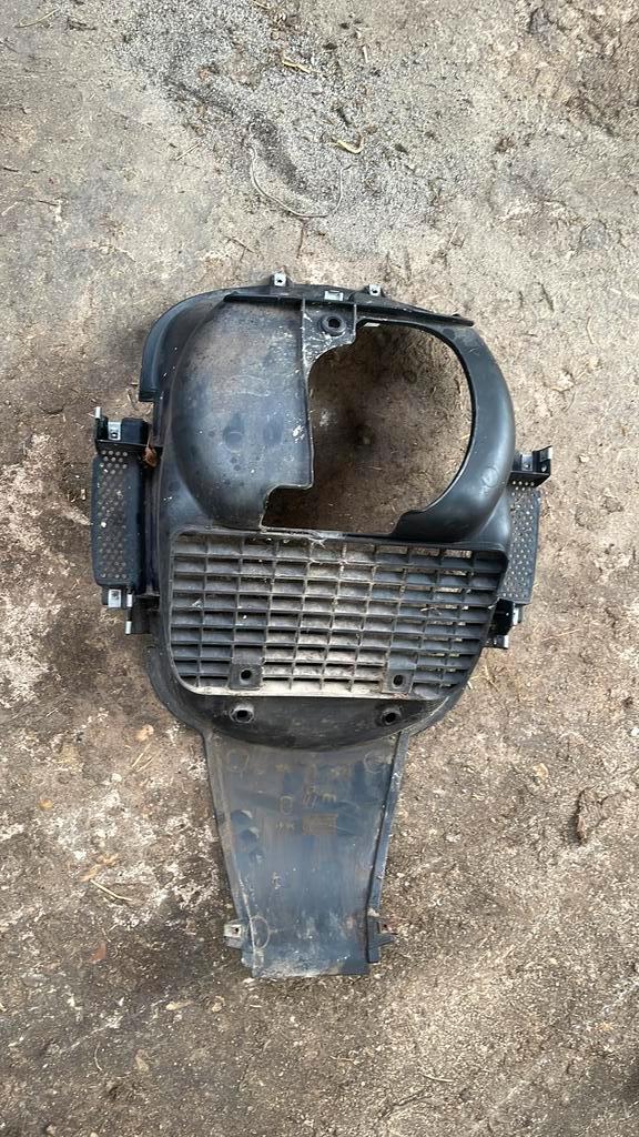 Gilera runner kap bij radiateur voor, Fietsen en Brommers, Brommeronderdelen | Puch, Zo goed als nieuw, Uitlaat, Ophalen of Verzenden