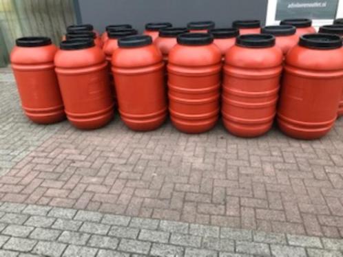 ton 220 liter regenwateropvang € 19 per stuk de laatste !!, Tuin en Terras, Regentonnen, Zo goed als nieuw, Kunststof, 150 liter of meer