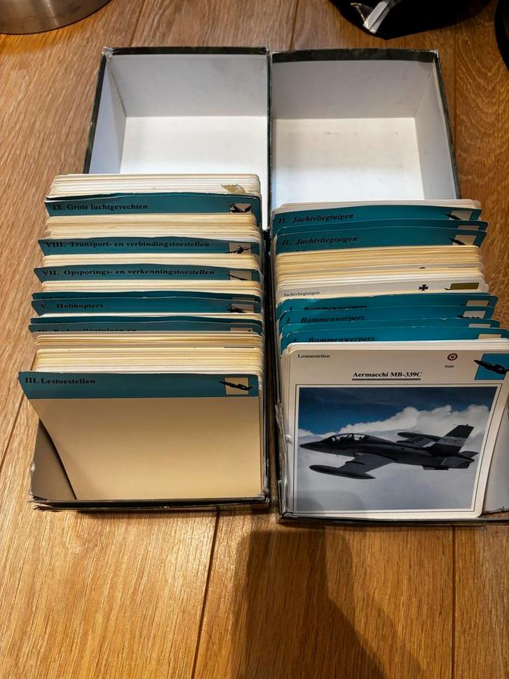 Vliegtuigkaarten Collectie - Luchtvaart Encyclopedie, Verzamelen, Automerken, Motoren en Formule 1, Gebruikt, Ophalen