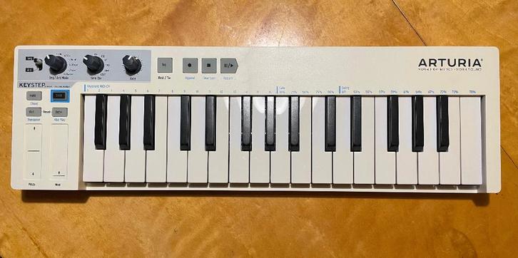 Arturia Keystep (wit), Muziek en Instrumenten, Midi-apparatuur, Gebruikt, Ophalen of Verzenden