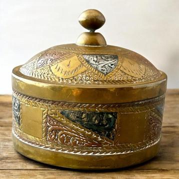 Vintage messing juwelendoosje. beschikbaar voor biedingen