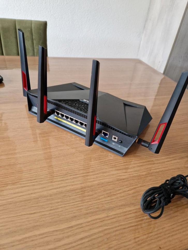 Asus RT-AC88U Gaming Router, Computers en Software, Routers en Modems, Zo goed als nieuw, Router, Ophalen of Verzenden
