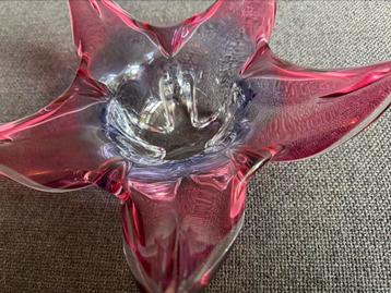 Chribska Bohemia Handmade Glad Rose Bowl beschikbaar voor biedingen