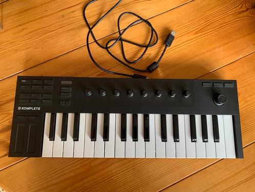 Native Instruments Komplete Kontrol M32, Muziek en Instrumenten, Midi-apparatuur, Zo goed als nieuw, Ophalen of Verzenden
