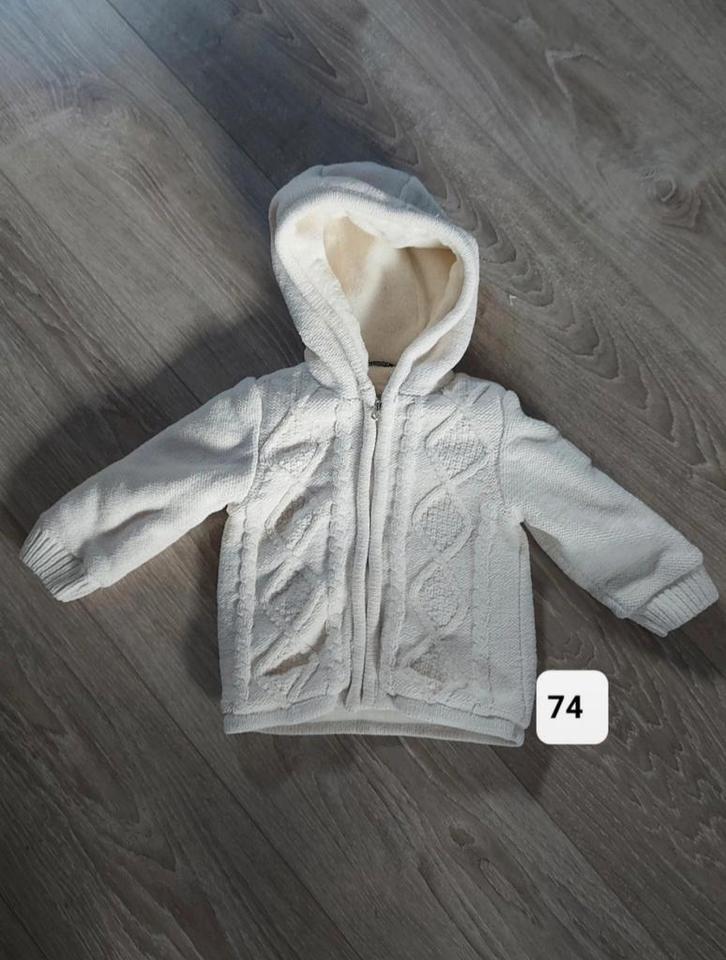Gebreide jas meisje C&A maat 74, Kinderen en Baby's, Babykleding | Maat 74, Zo goed als nieuw, Meisje, Jasje, Ophalen of Verzenden