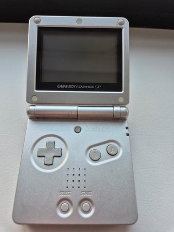 Gameboy Advance SP + Oplader + Wireless Adapter beschikbaar voor biedingen
