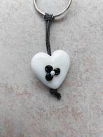 Handgemaakt hart van glas wit met zwarte bloem sleutelhanger, Nieuw, Overige merken, Overige materialen, 1 bedel