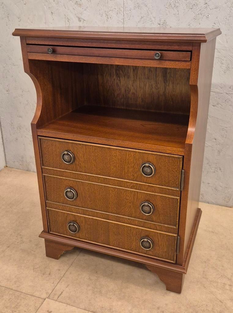 Klassiek houten kastje met schrijfblad, Ophalen