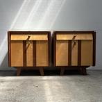 2x vintage nachtkastjes in twee soorten hout(fineer), streep, Ophalen, Gebruikt, Onbekend, 55 tot 70 cm