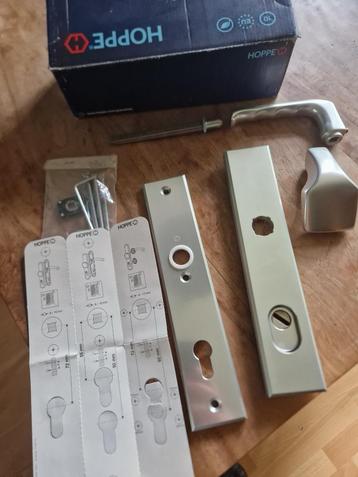Hoppe deurbeslag 92mm, zware kwaliteit aluminium, SKG*   beschikbaar voor biedingen