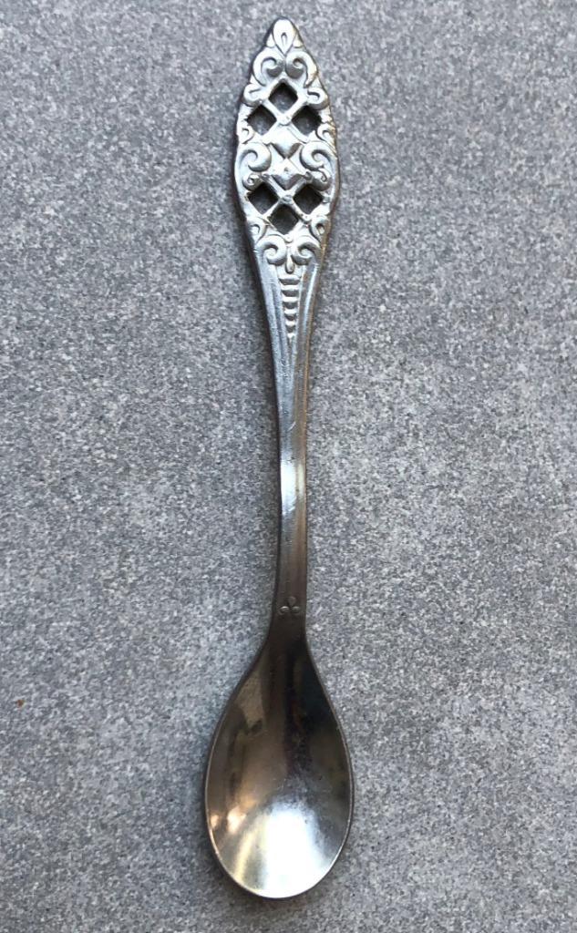Theelepeltje 11,8 cm lepeltje klassiek opengewerkt Pako Meta, Antiek en Kunst, Antiek | Bestek, Ophalen of Verzenden