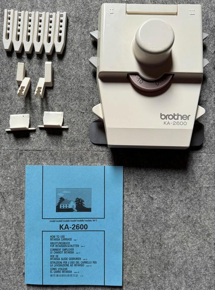 Brother KA-2600 Intarsia Slede + Accessoires, Hobby en Vrije tijd, Breien en Haken, Zo goed als nieuw, Breien, Machine, Ophalen of Verzenden