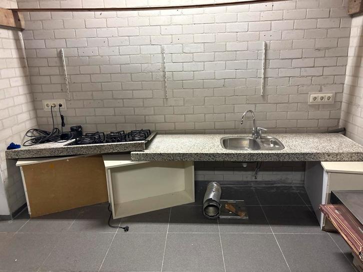Grijze keuken granieten blad en gaskookplaat 0638553070, Huis en Inrichting, Keuken | Complete keukens, Gebruikt, Enkelwandige keuken