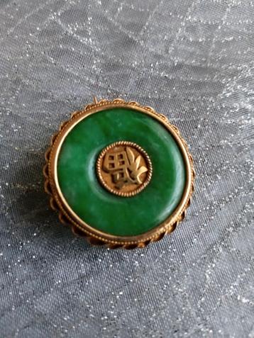 Prachtige vintage gouden broche met Chinees teken beschikbaar voor biedingen