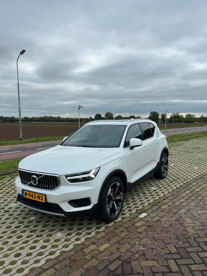 Volvo XC40 T4 Twin Engine 211pk Geartronic 2021 Wit, Auto's, Volvo, Particulier, XC40, 360° camera, ABS, Achteruitrijcamera, Adaptive Cruise Control