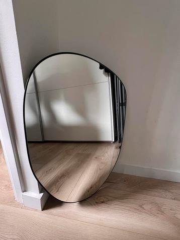 Moderne Asymmetrische Spiegel 69x50 cm beschikbaar voor biedingen