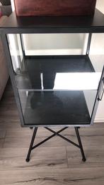 Industrieel kastje met glazen deur, Huis en Inrichting, Kasten | Dressoirs, Ophalen, Minder dan 50 cm, Minder dan 25 cm, Met deur(en)