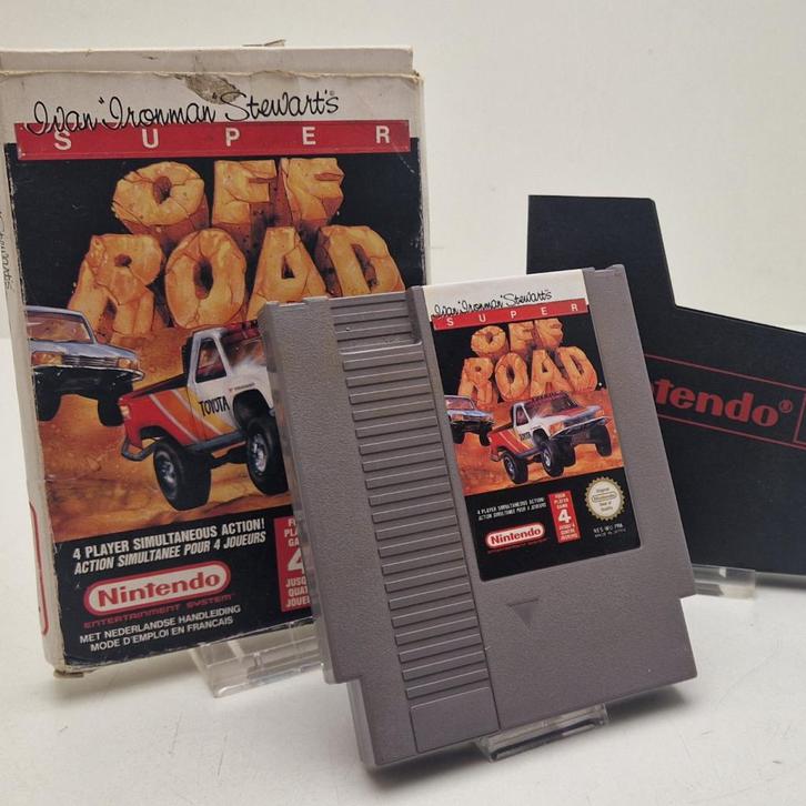NES Off Road Retro Game met doosje, Spelcomputers en Games, Games | Nintendo NES, Zo goed als nieuw
