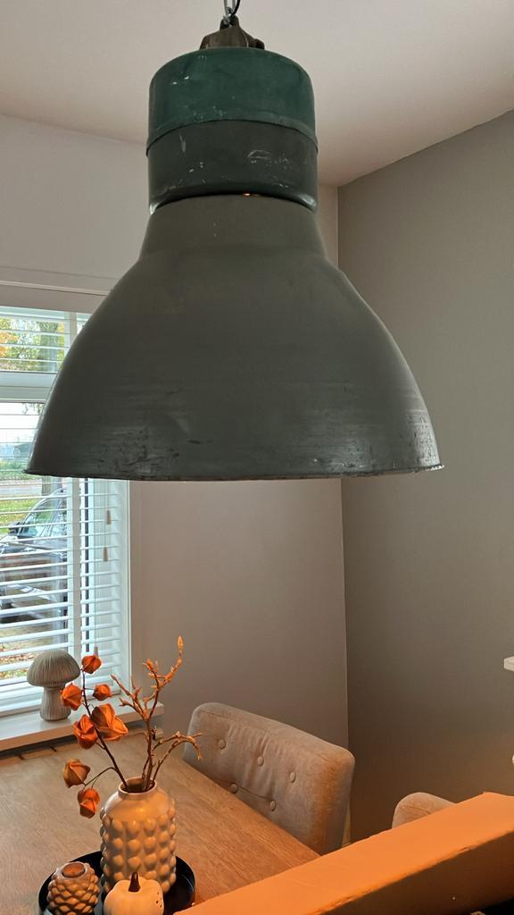 Industriële Tsjechische Fabriekslamp, Huis en Inrichting, Lampen | Hanglampen, Gebruikt, 50 tot 75 cm, Metaal, Ophalen