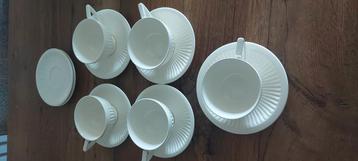 Empire Royal Cream Ware 5 stuks beschikbaar voor biedingen