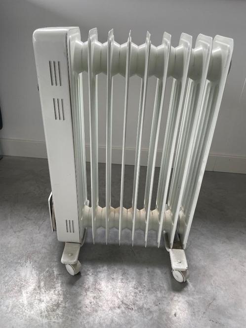 Radiator - 2000W, verrijdbaar, Doe-het-zelf en Verbouw, Verwarming en Radiatoren, Zo goed als nieuw, Radiator, 800 watt of meer