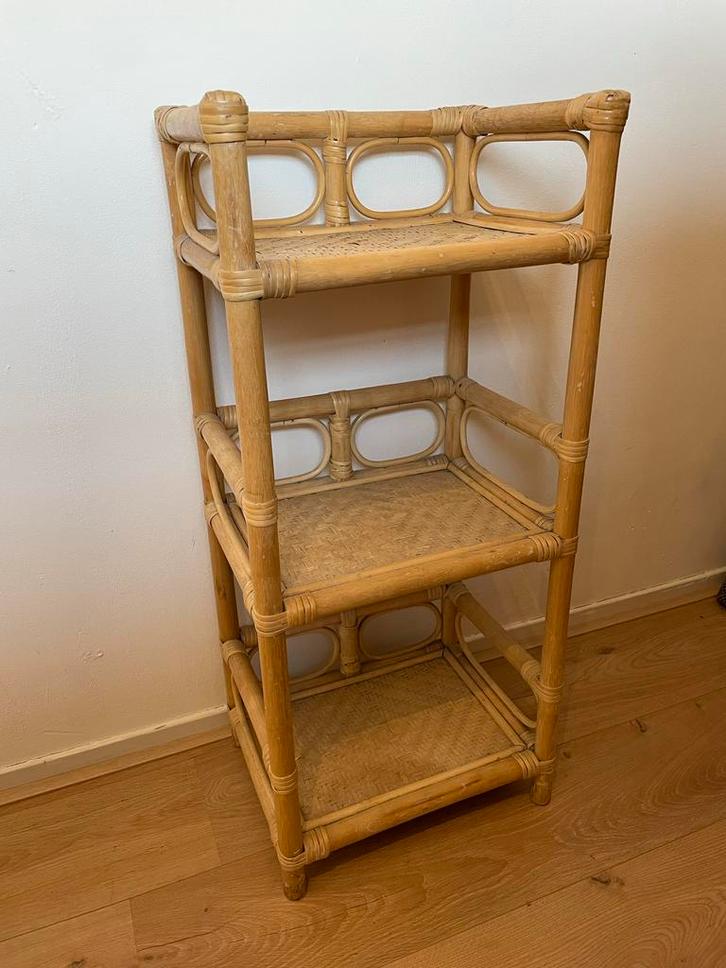 Vintage Rotan riet bohemian kastje / Bijzettafeltje, Huis en Inrichting, Overige Huis en Inrichting, Gebruikt, Ophalen