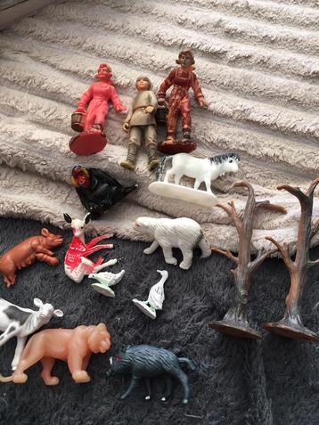 Vintage allerlei diertjes en verzorgers/popje. beschikbaar voor biedingen