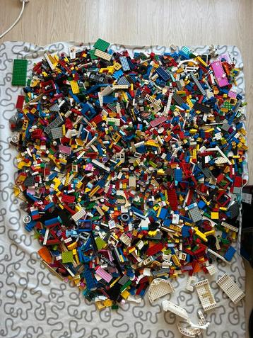 Lego partij van circa 13 kg. beschikbaar voor biedingen