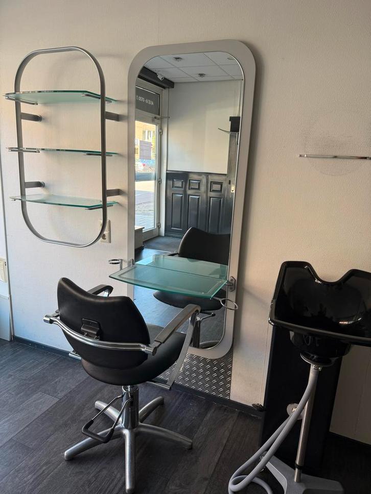 Complete Kappersset - Stoel, Spiegel & Wandrek, Zakelijke goederen, Kantoor en Winkelinrichting | Kantoormeubilair en Inrichting