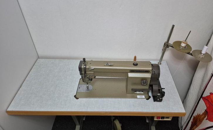 Mitsubishi industriële naaimachine PPS-51E met grote tafel, Hobby en Vrije tijd, Naaimachines en Toebehoren, Naaimachine, Overige merken