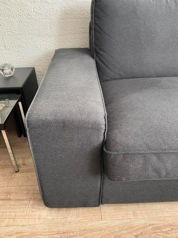 Ikea Kivik tweezits bank incl. poef. Amper gebruikt. - afbeelding 3