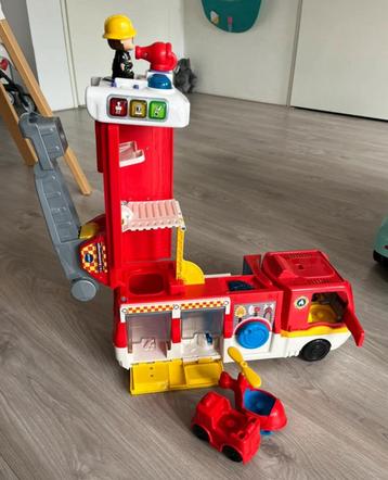 Vrolijke vriendjes brandweerwagen beschikbaar voor biedingen