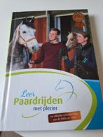 Leer paardrijden met plezier - KNHS en FNRS - Brons, Boeken, Ophalen of Verzenden, Gelezen, Overige niveaus