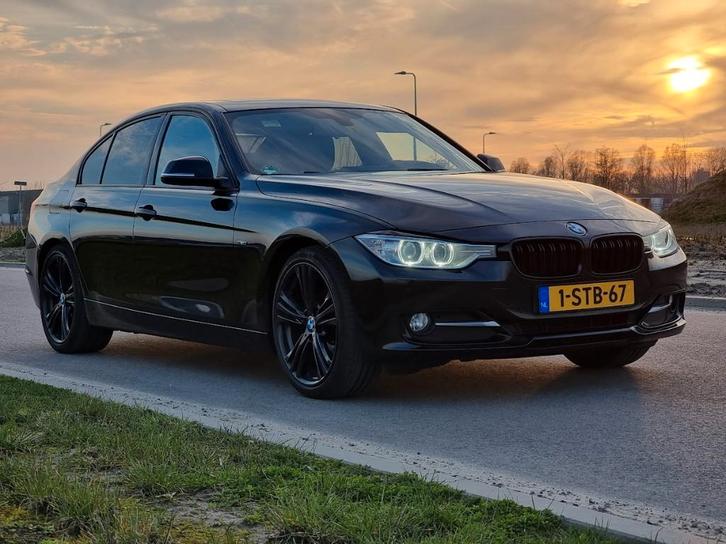 BMW 320d | 2013 | Sport interieur | 19" BMW 330e velgen |, Auto's, BMW, Particulier, 3-Serie, ABS, Adaptieve lichten, Airbags