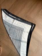 Toteme Sjaaltje - 100% Polyester, Kleding | Dames, Mutsen, Sjaals en Handschoenen, Verzenden, Zo goed als nieuw, Sjaal