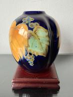 Antiek Japans vaasje donkerblauw met druiven, Antiek en Kunst, Ophalen of Verzenden