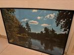 Landschap/water schilderij met zwarte kunststof lijst, Ophalen, Gebruikt, 50 tot 75 cm, Schilderij