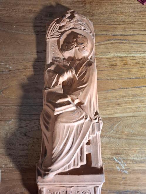 Terracotta wandhanger st lucas, gesigneerd., Antiek en Kunst, Antiek | Religie, Ophalen of Verzenden