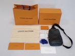 Louis Vuitton Avenue Sling Bag Damier Graphite, Sieraden, Tassen en Uiterlijk, Tassen | Schoudertassen, Overige merken, ., Zwart