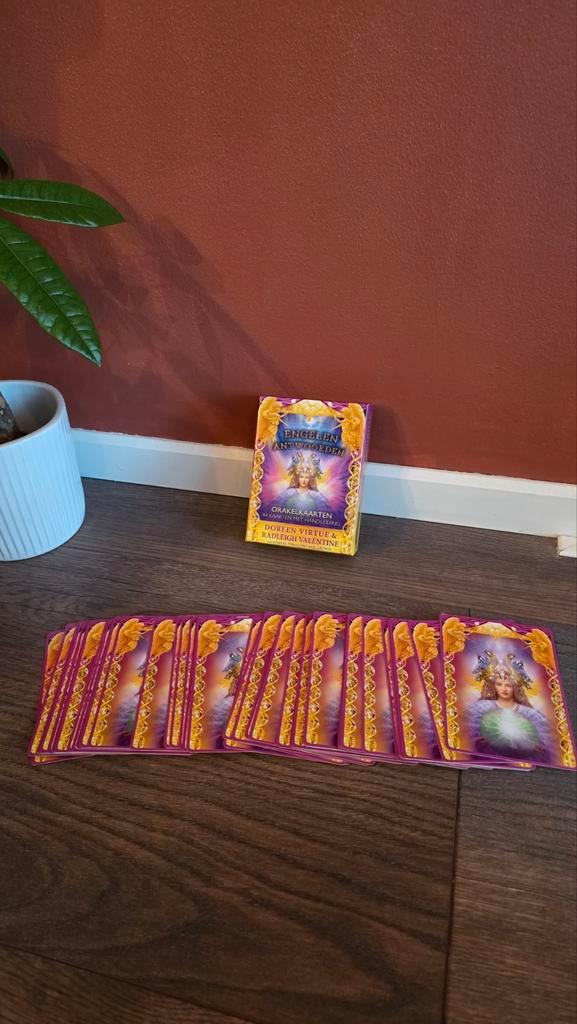 Engelen Antwoorden Orakelkaarten Doreen Virtue, Boeken, Esoterie en Spiritualiteit, Zo goed als nieuw, Achtergrond en Informatie