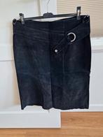 Zwarte suède rok 40, Kleding | Dames, Rokken, Ophalen of Verzenden, Gedragen, Maat 38/40 (M), Zwart