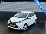 Toyota Aygo 1.0 VVT-i x-play Fabrieksgarantie tot 16 nov 202, Auto's, Voorwielaandrijving, Stof, Gebruikt, Euro 6
