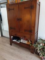 Houten kast en tafel te koop, Ophalen of Verzenden