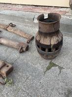 Oude houten landbouwwerktuigen, Ophalen