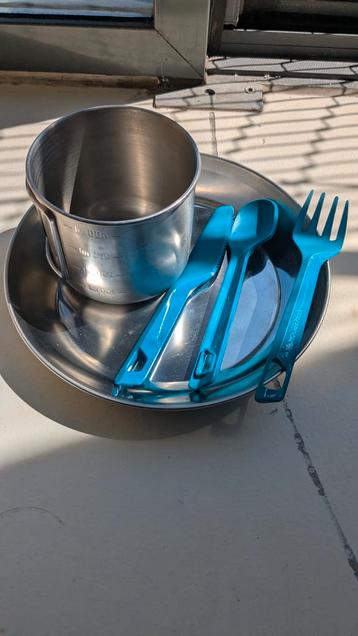 Camping Set of Mug, Plate, and Utensils beschikbaar voor biedingen