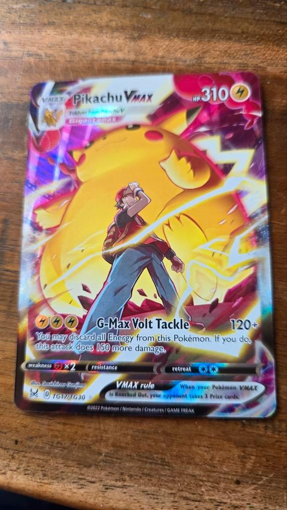 Pikachu VMAX TG17/TG30 Near Mint, Hobby en Vrije tijd, Verzamelkaartspellen | Pokémon, Zo goed als nieuw, Losse kaart, Ophalen of Verzenden