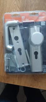 Nieuw Nemef Deurbeslag Buitendeur, Doe-het-zelf en Verbouw, Hang- en Sluitwerk, Ophalen of Verzenden, Nieuw, Rvs, Klink of Kruk