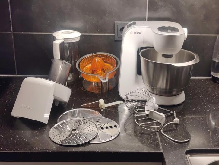 Extra krachtige Bosch MUM5 Keukenmachine, Witgoed en Apparatuur, Keukenmixers, Zo goed als nieuw, 4 liter of meer, 3 snelheden of meer