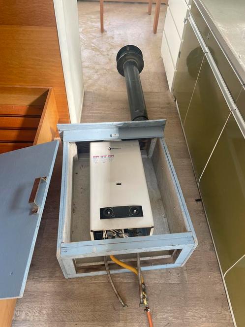 Propaangeiser met afvoer en aansluitingsmateriaal, Doe-het-zelf en Verbouw, Geisers en Boilers, Gebruikt, Geiser, Propaan of Butaan