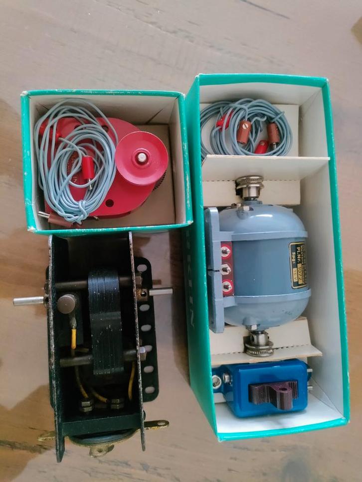 Märklin Meccano Motoren - 3 Stuks, Hobby en Vrije tijd, Modelbouw | Auto's en Voertuigen, Gebruikt, Overige typen, Overige merken